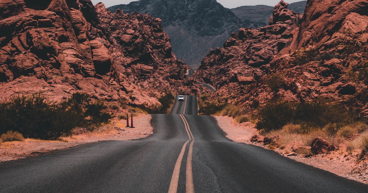 Decision Timing: Why Smart People Still Miss the Right Moment